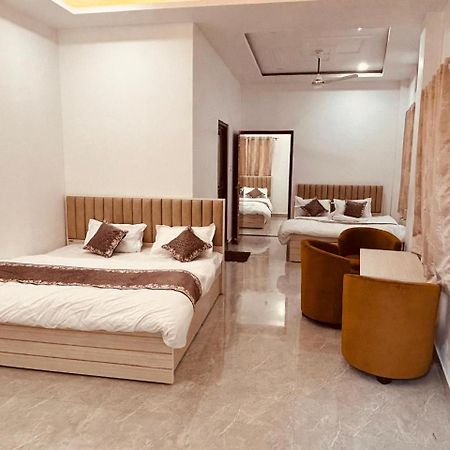 Shri Ram Darbar Hotel Ayodhya Bagian luar foto