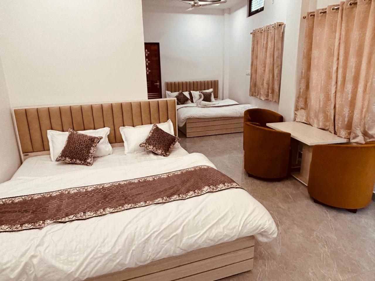 Shri Ram Darbar Hotel Ayodhya Bagian luar foto