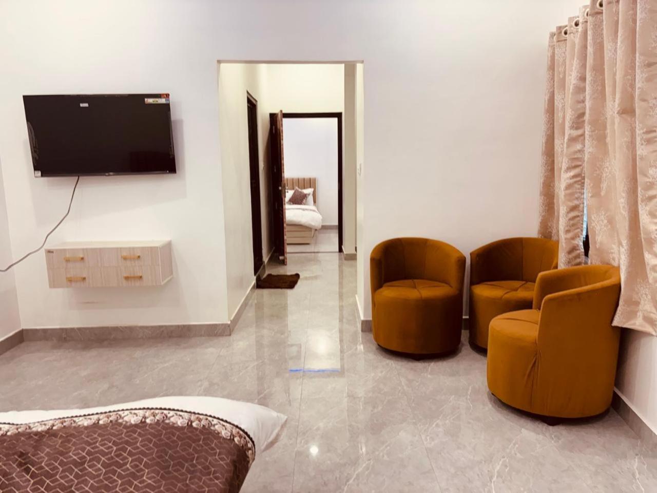 Shri Ram Darbar Hotel Ayodhya Bagian luar foto